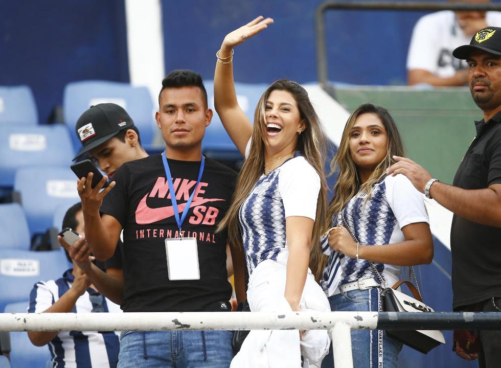 La modelo Alondra García Miró se robó las miradas en su llegada al estadio Alejandro Villanueva.  (Fotos:  Francisco Neyra&nbsp;/GEC)