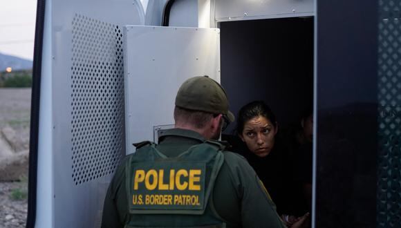 Autoridades de Estados Unidos detuvieron en la frontera sur a 212.672 indocumentados en julio pasado. (Foto: PAUL RATJE / AFP)