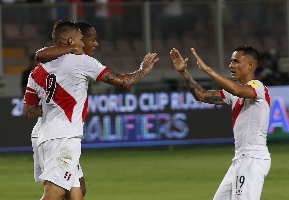 Yoshimar Yotún espera que Paolo Guerrero acompañe a la selección peruana con el perdón de la FIFA. (AP)