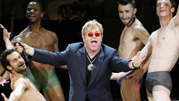 Elton iba a encarnar al padre de una de las protagonistas del show. (AP)
