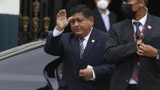Pedro Castillo aceptó la renuncia de Walter Ayala como ministro de Defensa