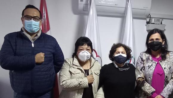 El vocero de Somos Perú, José Jerí, junto a la presidenta de su partido, Patricia Li, y las congresista del partido Morado Susel Paredes y Flor Pablo (@josejeriore).