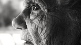 Advierten que aislamiento de adultos mayores por la pandemia podría llevarlos a la demencia