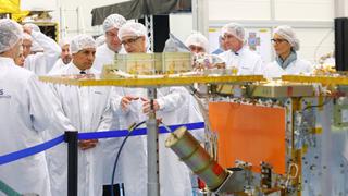 Compra de satélite Perú SAT-1 se hizo mediante una contratación menos exigente y transparente