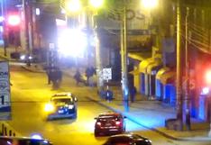 Junín: Turba causa destrozos a camioneta de serenazgo para evitar intervención en night club clandestino