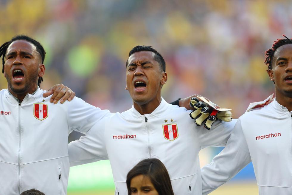 Selección peruana cantó a viva voz el Himno Nacional en la final de la Copa América. (Foto: AFP)