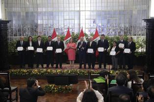 Boluarte encabezó ceremonia de condecoración Orden del Trabajo: “Hemos hecho un país más justo”