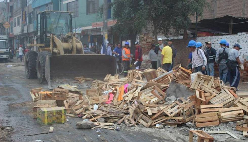 Ate: Ambulantes frustan desalojo de mercado de Ceres. (Municipalidad de Ate)