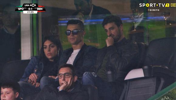 Cristiano Ronaldo estuvo en el estadio José Alvalade para ver el derbi de Lisboa entre Sporting y Benfica. (Foto: Captura de TV)