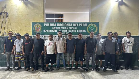 A LA CÁRCEL. Los 13 implicados fueron capturados por agentes de Depincri del Cercado. (Foto: PNP)