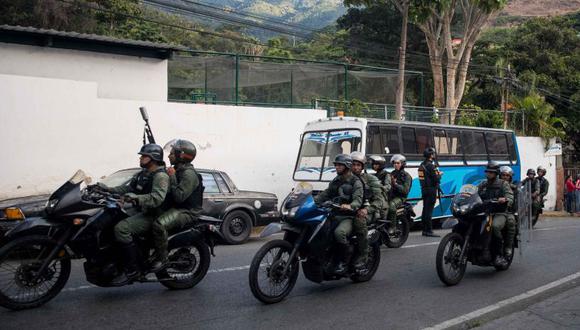 Según el parlamentario, los enfrentamientos se registran desde el jueves, día en que el líder chavista Nicolás Maduro ordenó el cierre de la frontera con Brasil. (Foto: EFE)