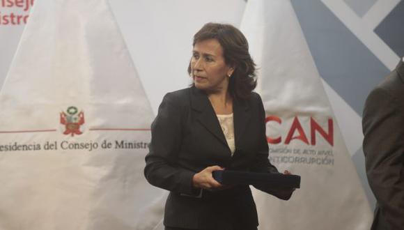Fiscal Nancy Moreno monitorea trabajo. (USI)
