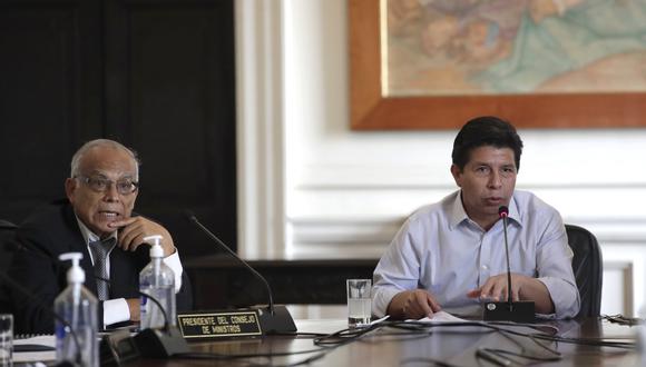 Pedro Castillo presentó el proyecto luego de presidir una nueva sesión del Consejo de Ministros. (Foto: Presidencia)