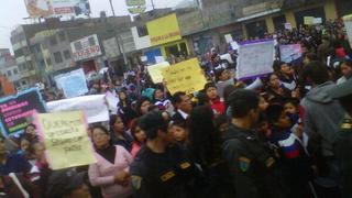 Escolares bloquean salida de buses en estación Naranjal del Metropolitano