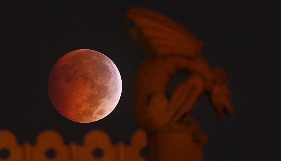 Así se vio eclipse lunar de sangre en Dallas, Estados Unidos. (AP)
