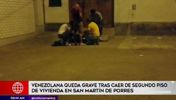 La joven venezolana se lanzó y cayó al suelo durante discusión con su pareja. (Captura: América Noticias)