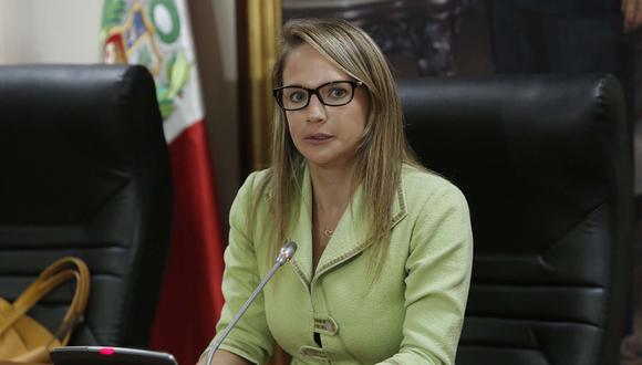 Luciana León es sindicada de cobrar cupos a la organización criminal 'Los Intocables Ediles' de La Victoria. (Congreso de la República)