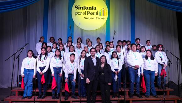 Niños de Arequipa, Moquegua y Tacna, que integran la orquesta Sinfonía por el Perú, presentarán este 26 de noviembre un concierto por la paz en la Plaza de Armas de Moquegua.
