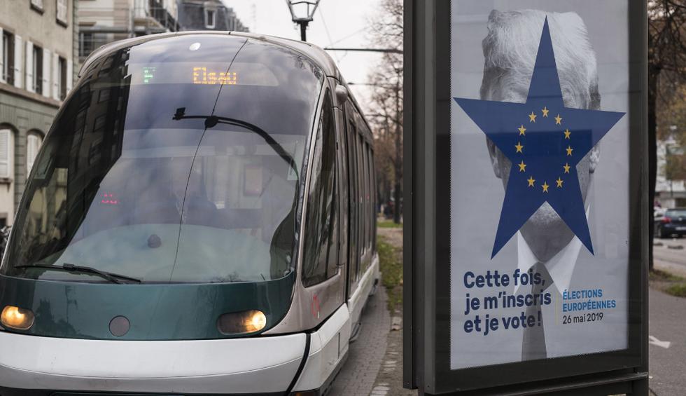 El rostro del presidente de Estados Unidos apareció en afiches en la ciudad francesa de Estrasbugo, como parte de una campaña para incitar a los electores a votar en las elecciones europeas de mayo próximo. (Foto: AP)