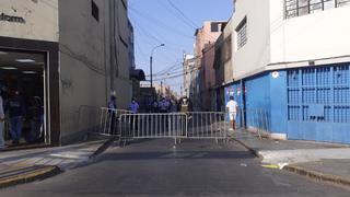 Municipalidad de Lima retira ambulantes y coloca vallas metálicas en jirón Chancay