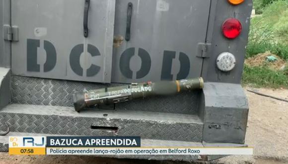 En una operación policial en la favela Parque Florestal de Río de Janeiro se halló una bazuca. (Foto: Captura de video)