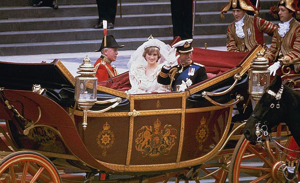 Lady Di y su matrimonio de fantasía con el príncipe Carlos de Inglaterra, el 29 de julio de 1981. (AP)