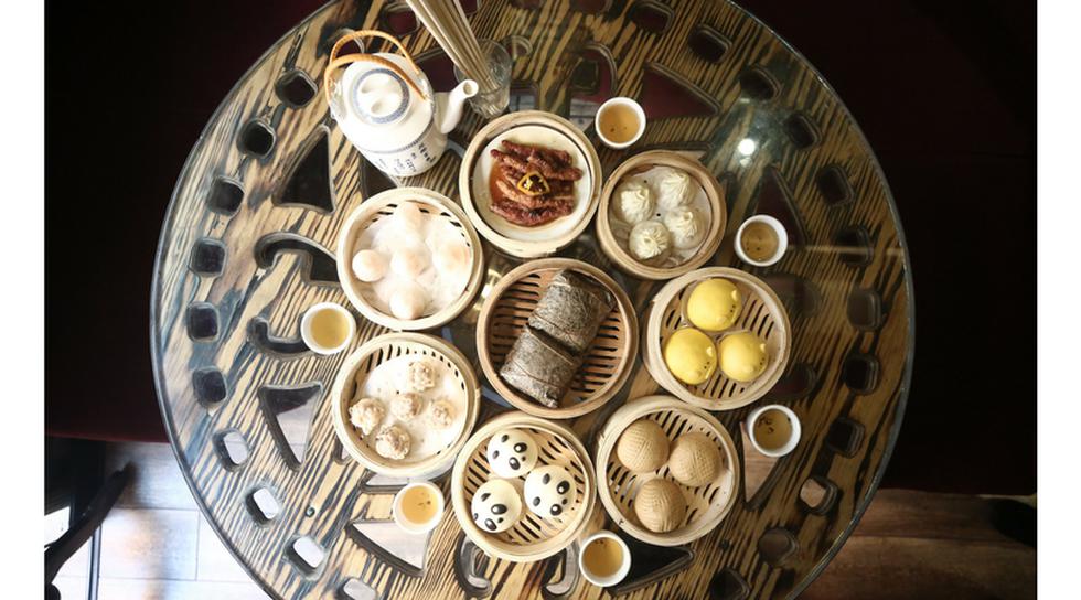 El té jazmín es un componente infaltable para acompañar los dim sum. La mesa está servida. (Cesar Campos/Perú21)