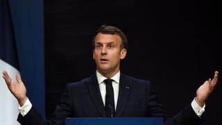 Francia: Macron pide a EE.UU. acabar con prohibición de exportar vacunas y componentes
