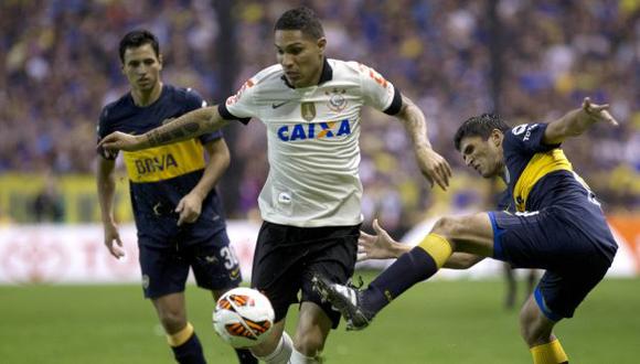 Paolo Guerero nuevamente estaría en los planes de Boca Juniors. ¿Lo dejará ir Flamengo? (AP)