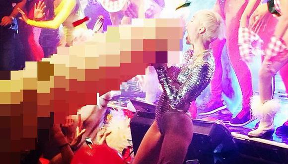 Miley Cyrus realizó show casi pornográfico. (Instagram)