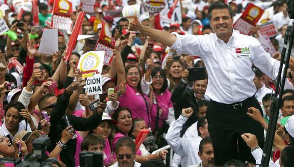 Peña Nieto es visto como actor de telenovela por sus fans. (AP)