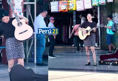 Mon Laferte cantó en una calle de Chile y transeúntes no la reconocen (VIDEO)