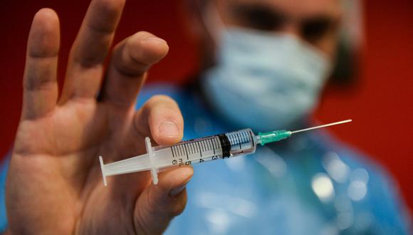 “Sorprendió la noticia de que Perú no ha pagado ni comprometido ningún lote de vacunas contra el COVID-19. Por ello, recién en 2022 (The Economist) seríamos vacunados”.