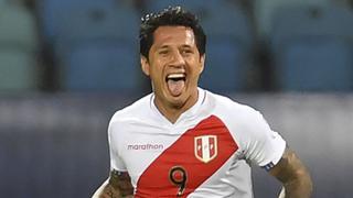 La alegría de Gianluca Lapadula luego de la victoria de Perú: “Más cerca del objetivo”