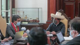 Ascensos en las Fuerzas Armadas: Pedro Castillo respondió fiscales junto a su abogado 