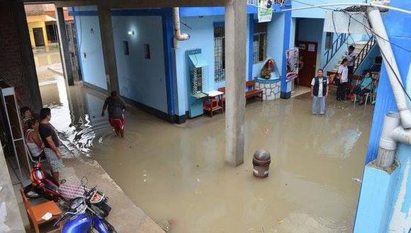 Las aguas siguen estancadas en la posta médica de Túcume.