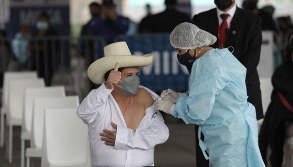 El presidente de la Republica, Pedro Castillo, recibió la primera dosis de la vacuna contra el COVID-19 el pasado 6 de agosto. (Foto: Anthony Niño de Guzman/ @photo.gec)