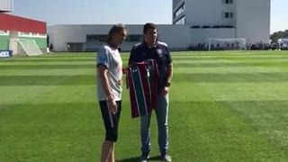Perú en la Copa América 2019: Ricardo Gareca recibió una camiseta de Fluminense [VIDEO]
