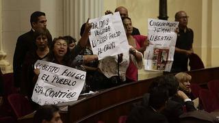 Simpatizantes de Alberto Fujimori irrumpieron en el Congreso y encararon a Fuerza Popular [VIDEO]