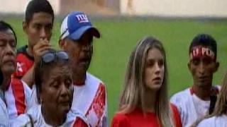 Thaísa Leal le hace honor a su apellido y apoya a Paolo Guerrero en marcha [VIDEO]