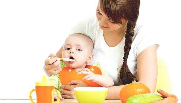 La buena alimentación del bebé es importante para contribuir en el desarrollo de su organismo. (Foto: Difusión)