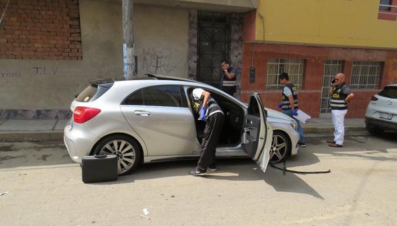 El sicario y sus compinches dejaron abandonado el auto en el que se desplazaron al lugar de los hechos por una falla mecánica. Este fue reportado como robado en Lima.