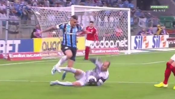 Marcelo Lomba se fue expulsado del clásico de Porto Alegre entre Internacional y Gremio a los 51 minutos tras una terrible falta. (Captura y video: Twitter)