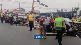 Tres heridos tras choque de patrullero con minivan en Independencia
