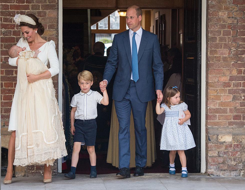 El príncipe Luis, hijo de los duques de Cambridge, es bautizado en Londres. (Getty)