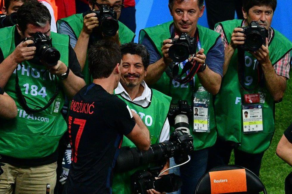 El fotógrafo Yuri Cortez jamás imaginó quedar "capturado" para la historia del Mundial Rusia 2018. El gol anotado por Mario Mandzukic en el minuto 109 desató la locura en el gramado. (Fotos: AFP)