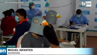 Amigos asisten a VacunaFest disfrazados de palomas: “Ya se reventó el cascarón y salimos a vacunarnos”