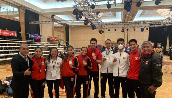Tal y como sucedió en Lima 2019, los equipos masculino y femenino de kata volvieron a darle una alegría al país. (IPD)