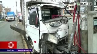 Los Olivos: Conductor se queda dormido y estrella su vehículo contra un poste