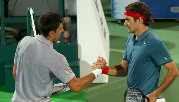 Roger Federer amplió su ventaja sobre Novak Djokovic. (AFP)